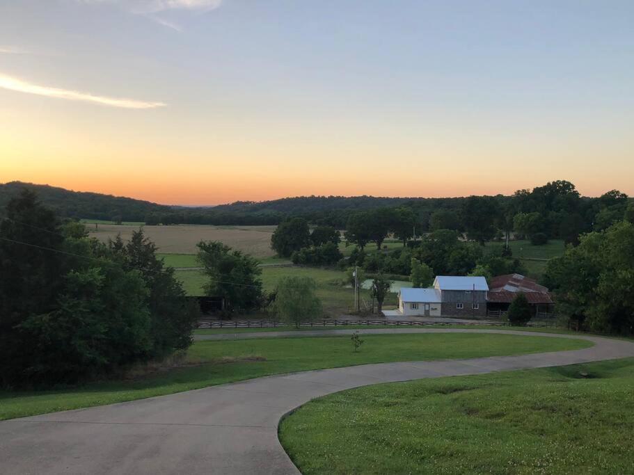 Pleasant Valley Farm Dairy Barn Writer'S Retreat Columbia Exterior foto