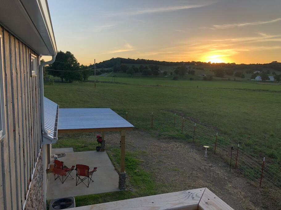 Pleasant Valley Farm Dairy Barn Writer'S Retreat Columbia Exterior foto